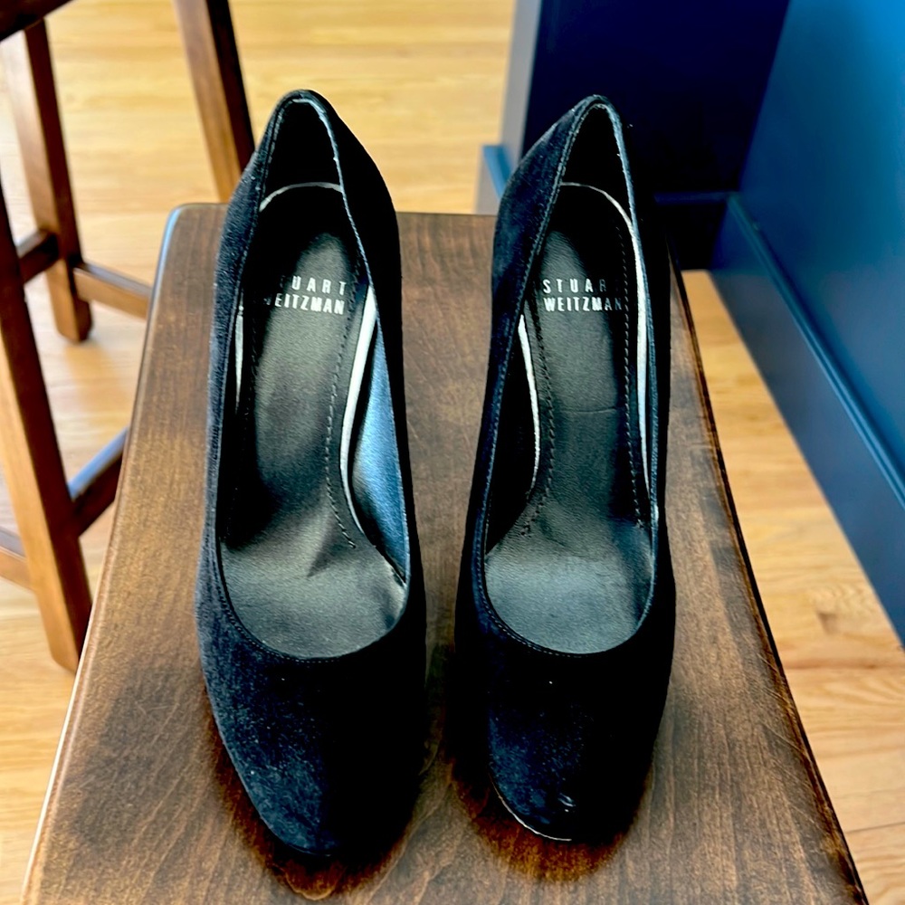 black 4” Stuart Weizmann pumps in great condition